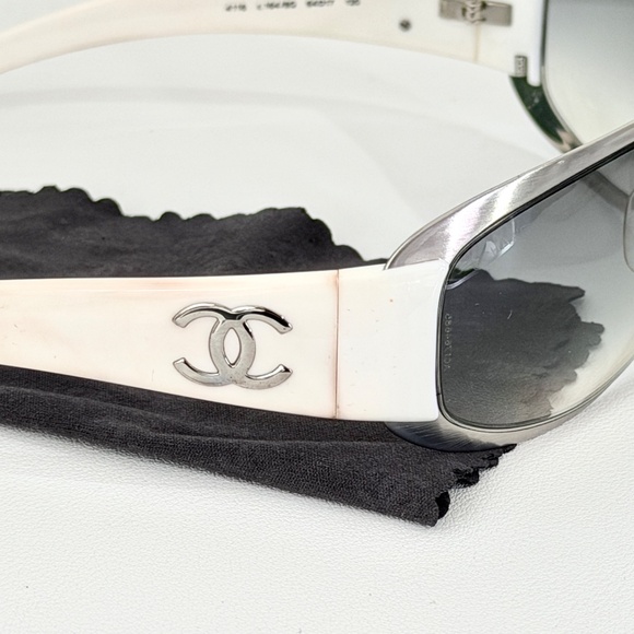 Authentic Chanel 4116 sunglasses - Picture 16 of 16